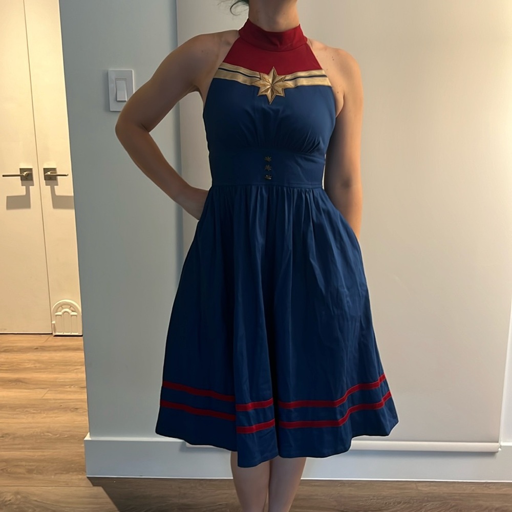 Captain Marvel Her Universe Disney "The Dress Shop" size S WITH POCKETS